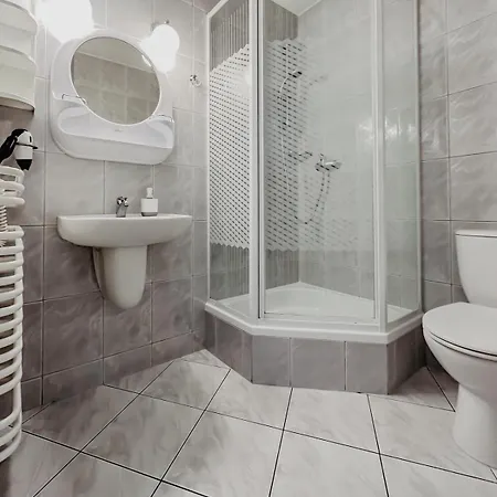 U Jerzego 招待所 3*